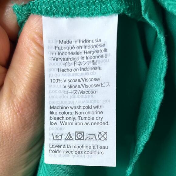 J. By J.Crew Flutter Sleeve Faux Wrap Top Size 0 Festive Green Blouse - Picture 9 of 9